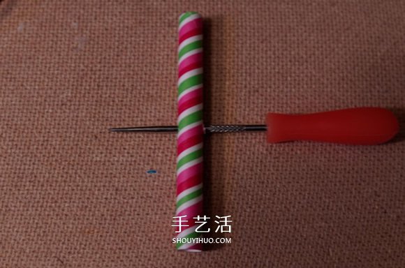 酸奶盒廢物利用制作橡皮筋動力回力車的方法 -  itrip.net.cn
