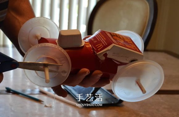 麥當勞包裝盒廢物利用 手工制作酷炫賽車模型 -  itrip.net.cn