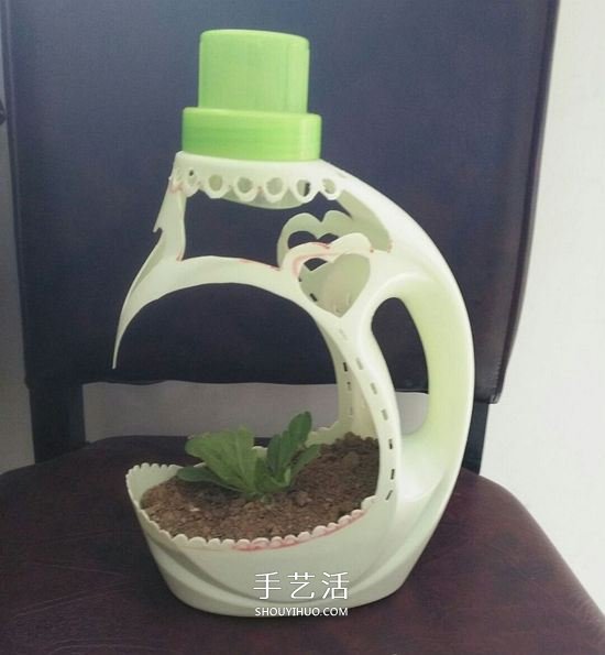 洗衣液瓶手工雕刻 DIY制作優(yōu)雅花盆的方法 -  itrip.net.cn