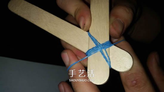 自制雪糕棍彈弓的制作方法圖解 -  itrip.net.cn