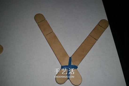 自制雪糕棍彈弓的制作方法圖解 -  itrip.net.cn