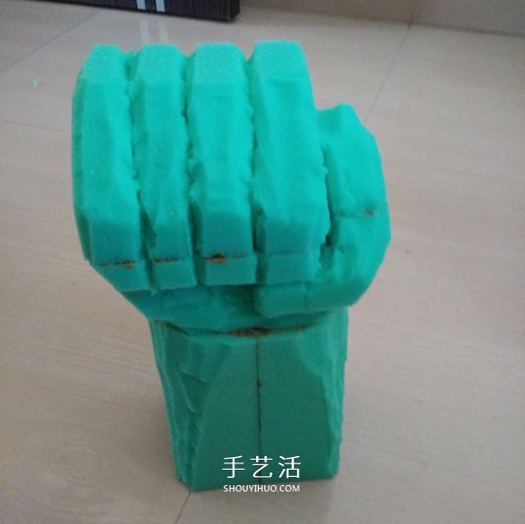 海綿手工制作綠巨人手套的方法 -  itrip.net.cn