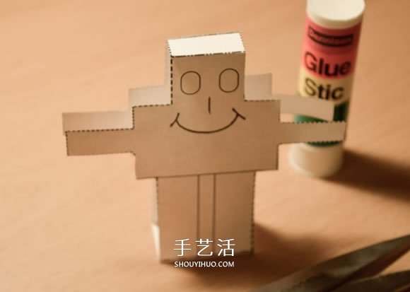 最簡單機(jī)器人紙模型的制作方法 -  itrip.net.cn