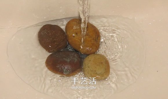 萬圣節(jié)怪物石頭畫入門教程 -  itrip.net.cn