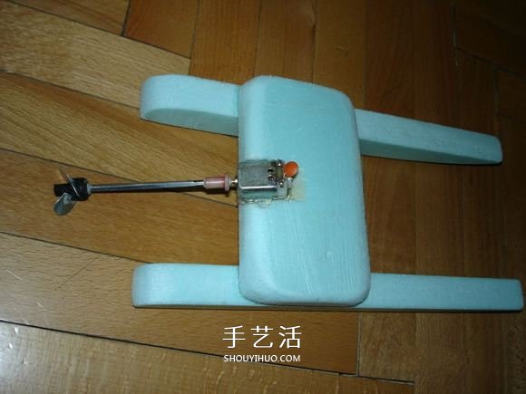 自制電動雙體船的方法 -  itrip.net.cn