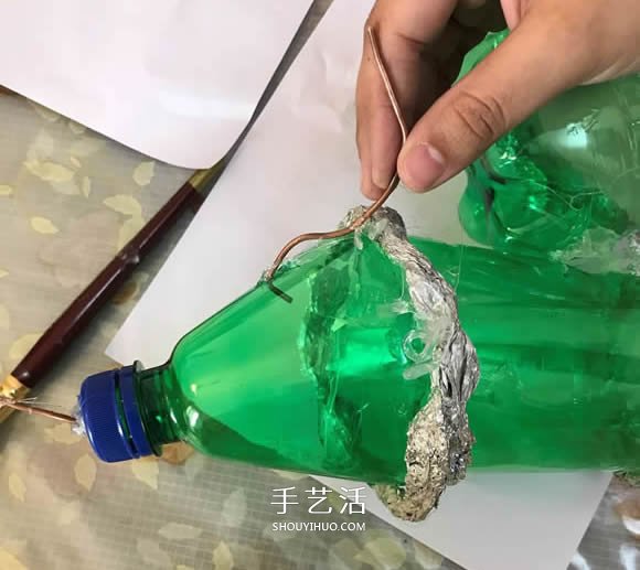 雪碧瓶手工制作萬圣節(jié)女巫屋圖解教程 -  itrip.net.cn