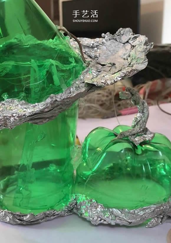 雪碧瓶手工制作萬圣節(jié)女巫屋圖解教程 -  itrip.net.cn