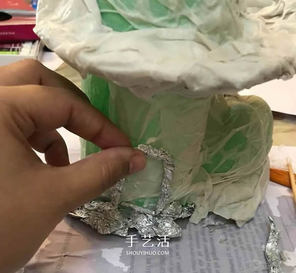 雪碧瓶手工制作萬圣節(jié)女巫屋圖解教程 -  itrip.net.cn