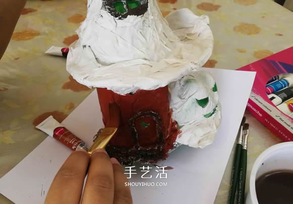 雪碧瓶手工制作萬圣節(jié)女巫屋圖解教程 -  itrip.net.cn
