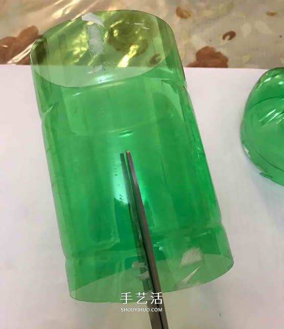雪碧瓶手工制作萬圣節(jié)女巫屋圖解教程 -  itrip.net.cn