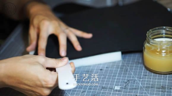 自制簡(jiǎn)約皮革手拿包的方法圖解教程 -  itrip.net.cn