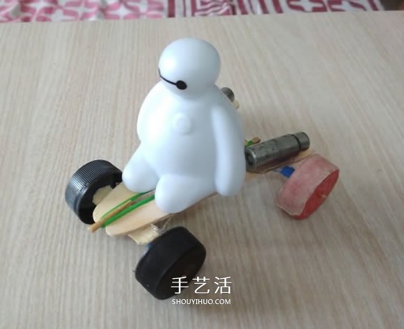 廢物利用DIY橡皮筋動力回力車的方法 -  itrip.net.cn
