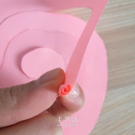簡(jiǎn)單又漂亮紙玫瑰花的做法圖解 -  itrip.net.cn