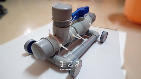 PVC管手工制作小蘇打動(dòng)力玩具車的教程 -  itrip.net.cn