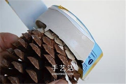自制松果圣誕樹裝飾品的方法教程 -  itrip.net.cn