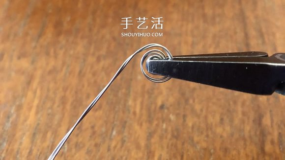 金屬絲手工制作創(chuàng)意鳥巢耳環(huán)圖解教程 -  itrip.net.cn