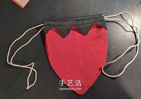 自制草莓束口袋的制作方法圖解 -  itrip.net.cn