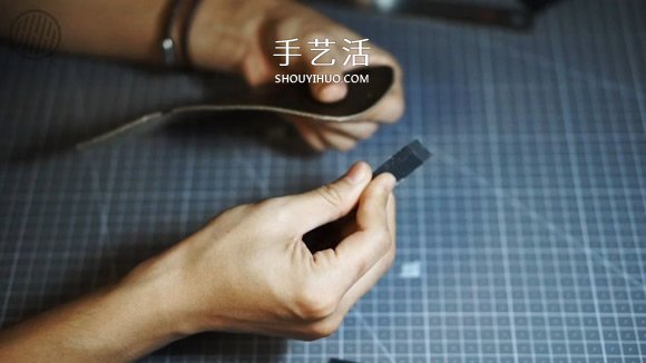 自制簡約風(fēng)格男士皮革名片盒的方法 -  itrip.net.cn