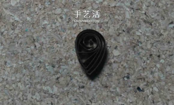 簡(jiǎn)單衍紙小蜜蜂的做法圖解教程 -  itrip.net.cn