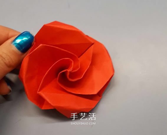 簡單卷心紙玫瑰的折紙方法圖解教程 -  itrip.net.cn
