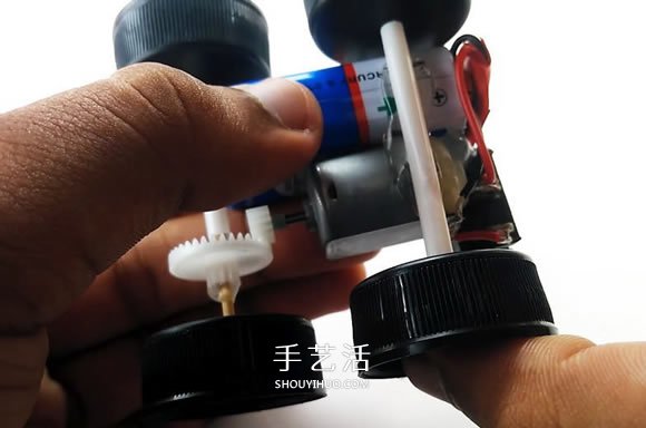 簡單自制電動汽車玩具的視頻教程 -  itrip.net.cn