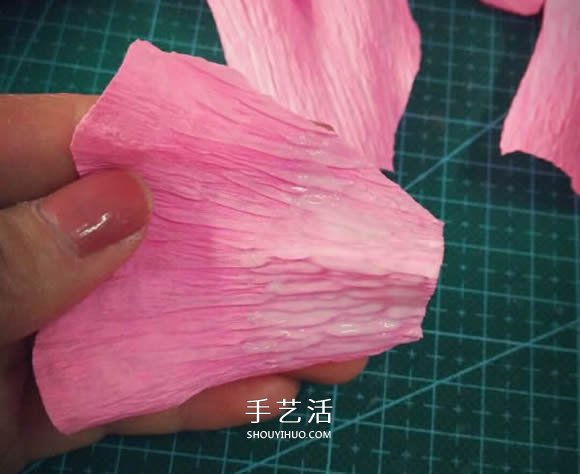 皺紋紙手工制作美麗紙花的做法圖解 -  itrip.net.cn