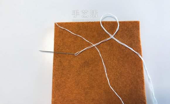 剪兩塊氈布縫一下 自制飾花筆袋的教程 -  itrip.net.cn