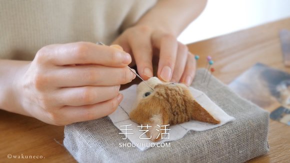用玻璃眼睛和羊毛制作的神奇羊毛氈貓頭肖像 -  itrip.net.cn
