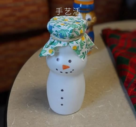 只需幾分鐘！牛奶瓶子手工制作可愛(ài)雪人 -  itrip.net.cn