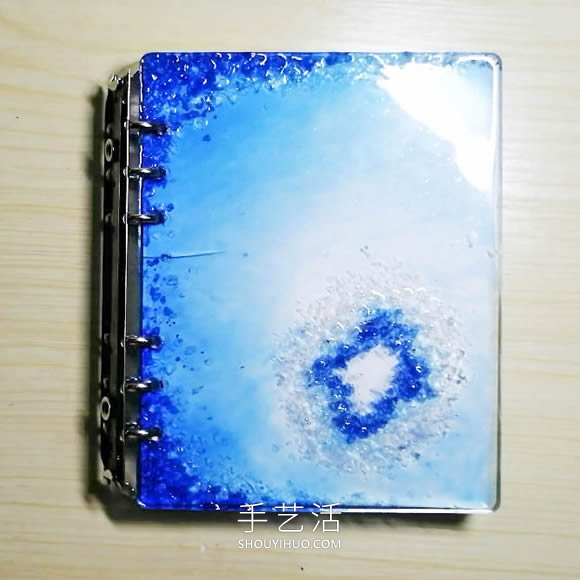 神秘的藍色！樹脂制作瑰麗書籍封面的教程 -  itrip.net.cn