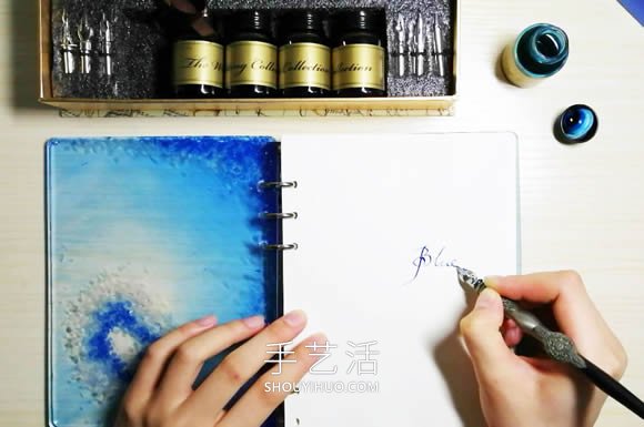 神秘的藍色！樹脂制作瑰麗書籍封面的教程 -  itrip.net.cn