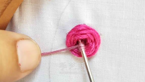 迷你玫瑰花刺繡視頻 制作超美的項(xiàng)鏈吊墜！ -  itrip.net.cn