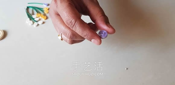 衍紙教程：超美的桌椅、水果籃和花瓶 -  itrip.net.cn