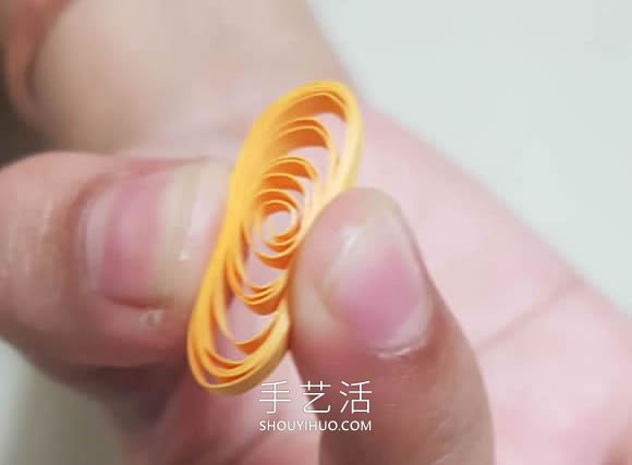衍紙教程：超美的桌椅、水果籃和花瓶 -  itrip.net.cn