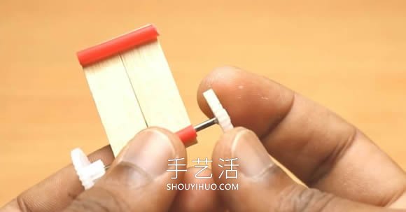 DIY迷你電動車玩具視頻！通過齒輪進(jìn)行傳動 -  itrip.net.cn