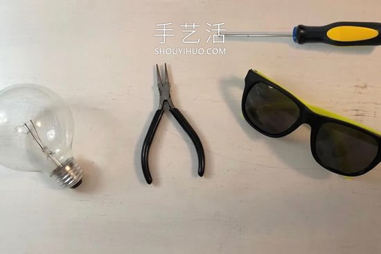極簡風(fēng)格！用舊燈泡DIY優(yōu)雅花瓶的方法 -  itrip.net.cn
