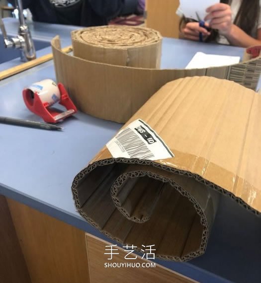 自制貓咪磨爪器 紙板箱再利用不花一分錢！ -  itrip.net.cn