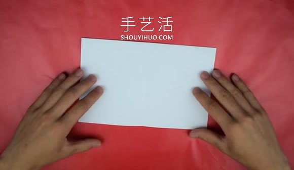 打掃衛(wèi)生時(shí)戴頭上！簡(jiǎn)單三角形帽子的折法 -  itrip.net.cn