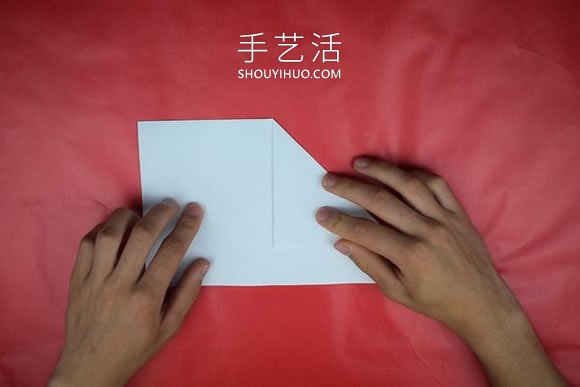 打掃衛(wèi)生時(shí)戴頭上！簡(jiǎn)單三角形帽子的折法 -  itrip.net.cn