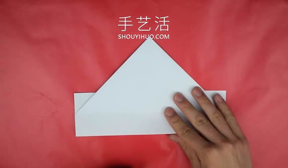 打掃衛(wèi)生時(shí)戴頭上！簡(jiǎn)單三角形帽子的折法 -  itrip.net.cn
