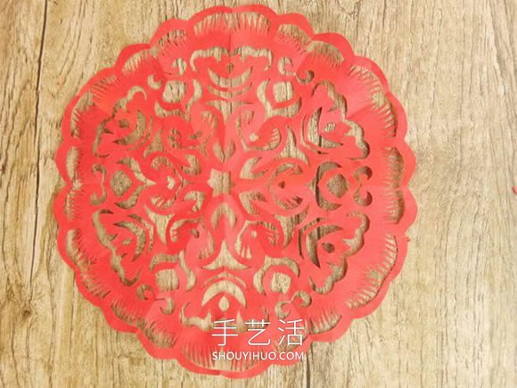中國(guó)傳統(tǒng)新年團(tuán)花的剪紙方法步驟圖解 -  itrip.net.cn