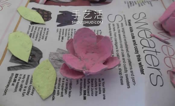雞蛋保護(hù)托廢物利用 手工制作花朵的做法 -  itrip.net.cn