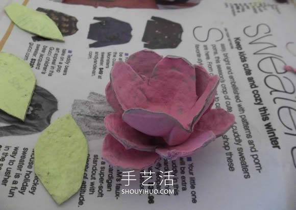 雞蛋保護(hù)托廢物利用 手工制作花朵的做法 -  itrip.net.cn