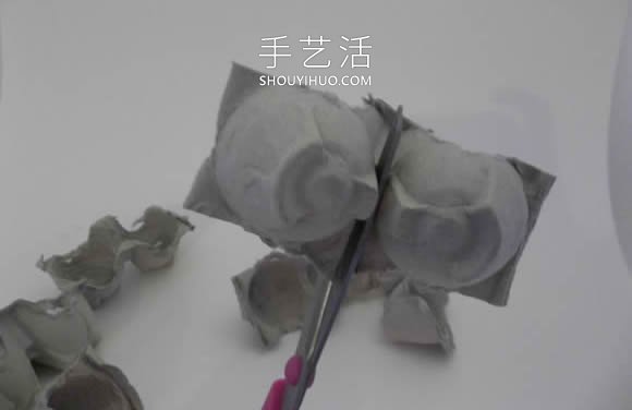 雞蛋保護(hù)托廢物利用 手工制作花朵的做法 -  itrip.net.cn