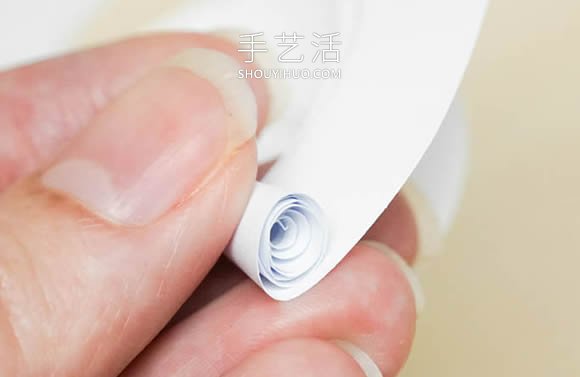 VHS磁帶手工制作漂亮玫瑰花的做法圖解教程 -  itrip.net.cn