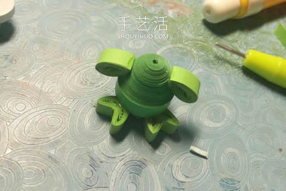簡單的衍紙綠色小青蛙手工制作教程 -  itrip.net.cn