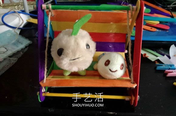 雪糕棍手工制作秋千吊椅的方法圖解教程 -  itrip.net.cn