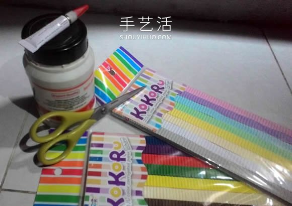 瓦楞紙條手工制作立體衍紙娃娃的方法教程 -  itrip.net.cn