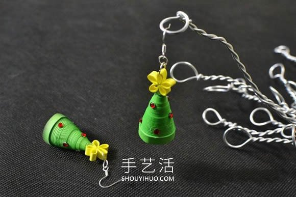 簡單又有創(chuàng)意！衍紙圣誕樹耳環(huán)的制作方法 -  itrip.net.cn