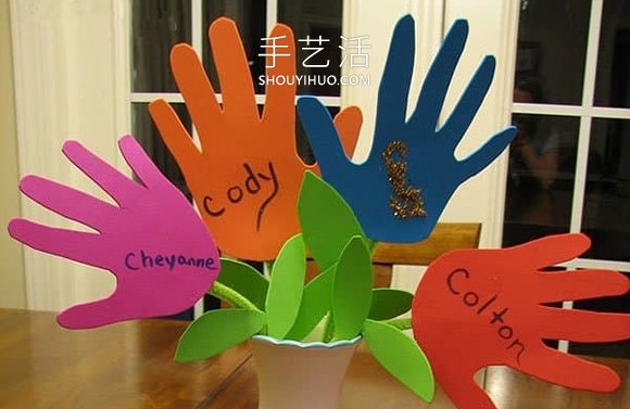 幼兒手工制作教師節(jié)手掌花禮物的做法教程 -  itrip.net.cn